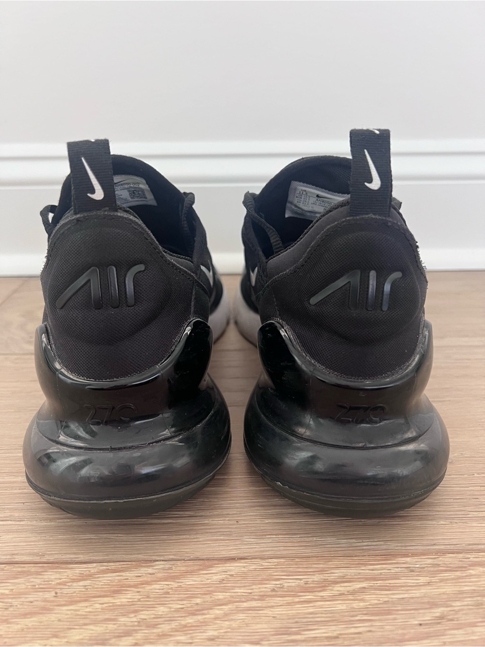 Nike Air Max 270 Men's Size 11.5 Black White Shoe Sneakers AH8050-002 - Picture 6 of 10